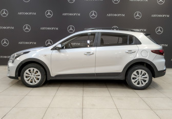 Подержанный автомобиль Kia Rio Hatchback 2021 года (8 фото)