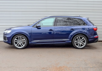 Подержанный автомобиль Audi Q7 2020 года (8 фото)