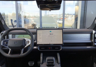 Подержанный автомобиль Jetour T2 2024 года (11 фото)