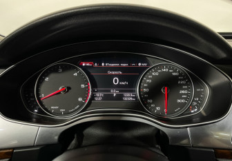 Подержанный автомобиль Audi A6 Sedan 2017 года (11 фото)