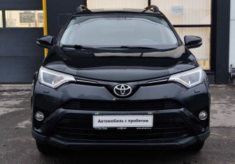 Подержанный автомобиль Toyota RAV4 2016 года (2 фото)
