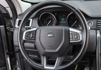 Подержанный автомобиль Land Rover Discovery Sport 2017 года (16 фото)