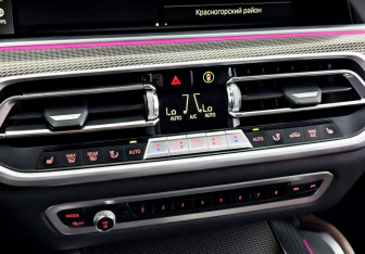 Подержанный автомобиль BMW X6 2021 года (28 фото)