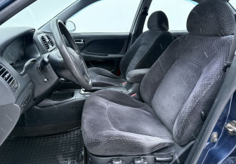 Подержанный автомобиль Hyundai Sonata 2007 года (10 фото)