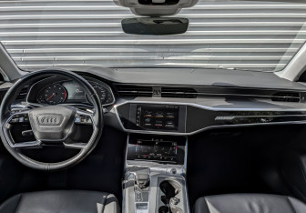 Подержанный автомобиль Audi A6 Sedan 2019 года (14 фото)