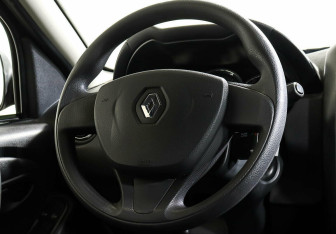 Подержанный автомобиль Renault Duster 2018 года (10 фото)