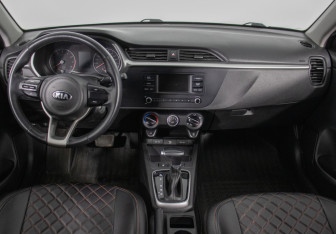 Подержанный автомобиль Kia Rio Sedan 2020 года (13 фото)