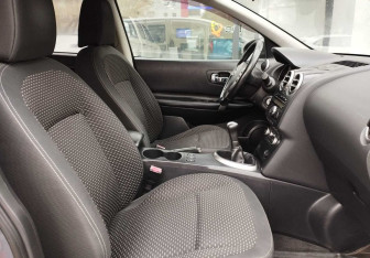 Подержанный автомобиль Nissan Qashqai 2009 года (10 фото)