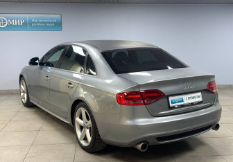 Подержанный автомобиль Audi A4 Sedan 2008 года (7 фото)