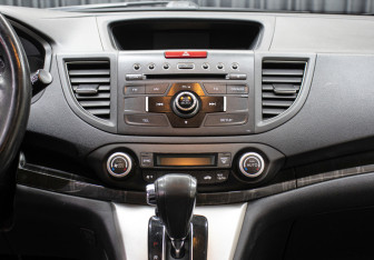 Подержанный автомобиль Honda CR-V 2013 года (15 фото)
