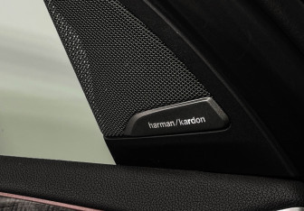 Подержанный автомобиль BMW X3 2020 года (16 фото)