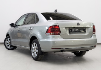 Подержанный автомобиль Volkswagen Polo Sedan 2018 года (7 фото)