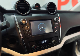 Подержанный автомобиль DongFeng DF6 2022 года (15 фото)