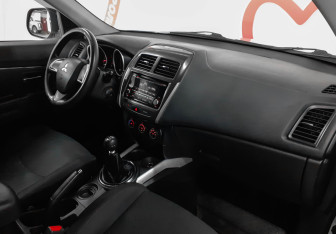Подержанный автомобиль Mitsubishi ASX 2013 года (9 фото)
