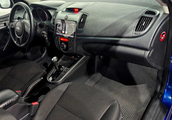 Подержанный автомобиль Kia Cerato Sedan 2010 года (9 фото)