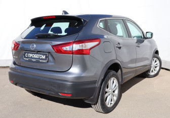 Подержанный автомобиль Nissan Qashqai 2017 года (4 фото)