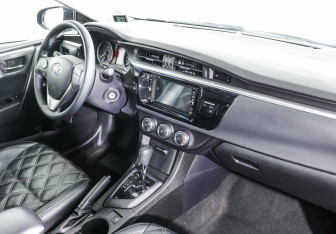 Подержанный автомобиль Toyota Corolla Sedan 2015 года (5 фото)