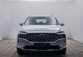 Подержанный автомобиль Hyundai Santa Fe 2022 года (8 фото)