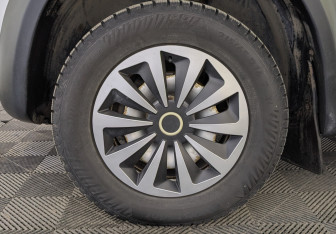 Подержанный автомобиль Renault Duster 2015 года (12 фото)