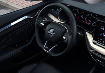 Подержанный автомобиль Skoda Octavia Liftback 2024 года (20 фото)