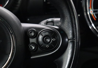 Подержанный автомобиль MINI Clubman Wagon 2016 года (17 фото)