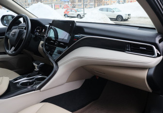 Подержанный автомобиль Toyota Camry Sedan 2022 года (7 фото)