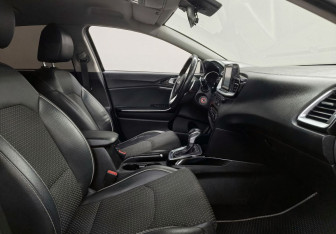 Подержанный автомобиль Kia Ceed Hatchback 2018 года (9 фото)