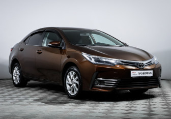 Подержанный автомобиль Toyota Corolla Sedan 2017 года (3 фото)