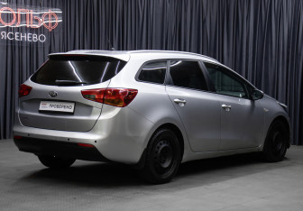 Подержанный автомобиль Kia Ceed Wagon 2014 года (6 фото)