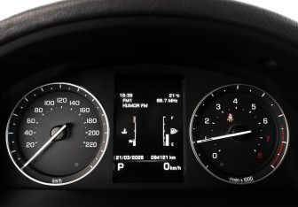 Подержанный автомобиль Land Rover Freelander 2013 года (16 фото)