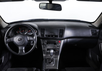 Подержанный автомобиль Subaru Outback Wagon 2005 года (14 фото)