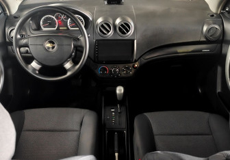 Подержанный автомобиль Chevrolet Aveo Sedan 2011 года (9 фото)