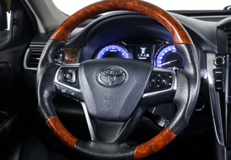 Подержанный автомобиль Toyota Camry Sedan 2017 года (13 фото)