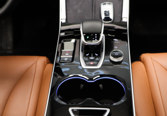 Подержанный автомобиль Omoda C5 2023 года (15 фото)