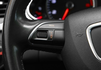 Подержанный автомобиль Audi A4 Sedan 2014 года (11 фото)