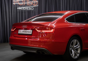 Подержанный автомобиль Audi S5 Liftback 2014 года (27 фото)