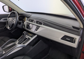 Подержанный автомобиль Geely Atlas 2019 года (21 фото)