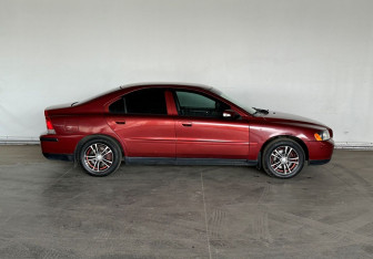 Подержанный автомобиль Volvo S60 2007 года (8 фото)