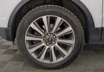 Подержанный автомобиль Land Rover Range Rover Evoque 2015 года (18 фото)