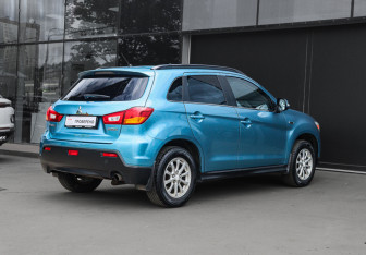Подержанный автомобиль Mitsubishi ASX 2012 года (4 фото)