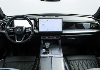 Подержанный автомобиль GAC GS8 2023 года (15 фото)