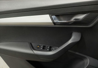 Подержанный автомобиль Skoda Karoq 2020 года (15 фото)