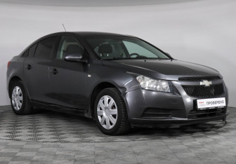 Подержанный автомобиль Chevrolet Cruze Sedan 2011 года (3 фото)