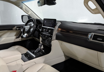 Подержанный автомобиль Lexus GX 2022 года (13 фото)