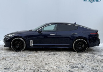 Подержанный автомобиль Kia Stinger 2018 года (8 фото)
