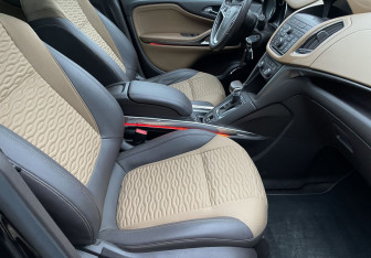 Подержанный автомобиль Opel Zafira Compactvan 2012 года (9 фото)