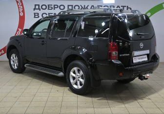 Подержанный автомобиль Nissan Pathfinder 2014 года (6 фото)