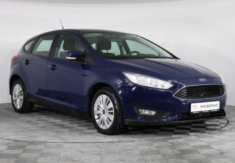 Подержанный автомобиль Ford Focus Hatchback 2017 года (3 фото)