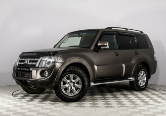 Подержанный автомобиль Mitsubishi Pajero 2013 года (1 фото)
