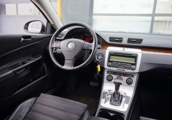 Подержанный автомобиль Volkswagen Passat Sedan 2008 года (13 фото)